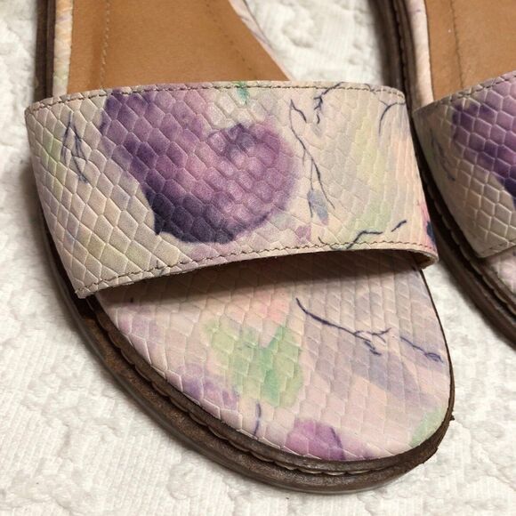 Lucky Brand Sandals Size 6M Flats with Ankle Strap Buckle Close White Floral - Picture 3 of 8